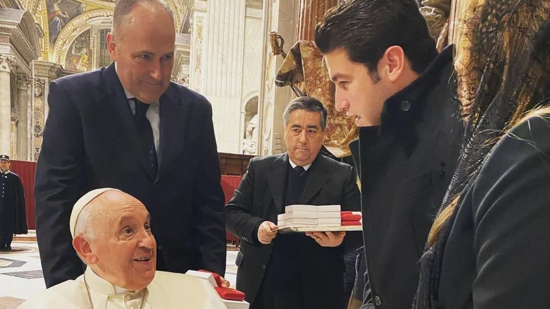 García tuvo oportunidad de entrevistarse con el Papa Francisco.