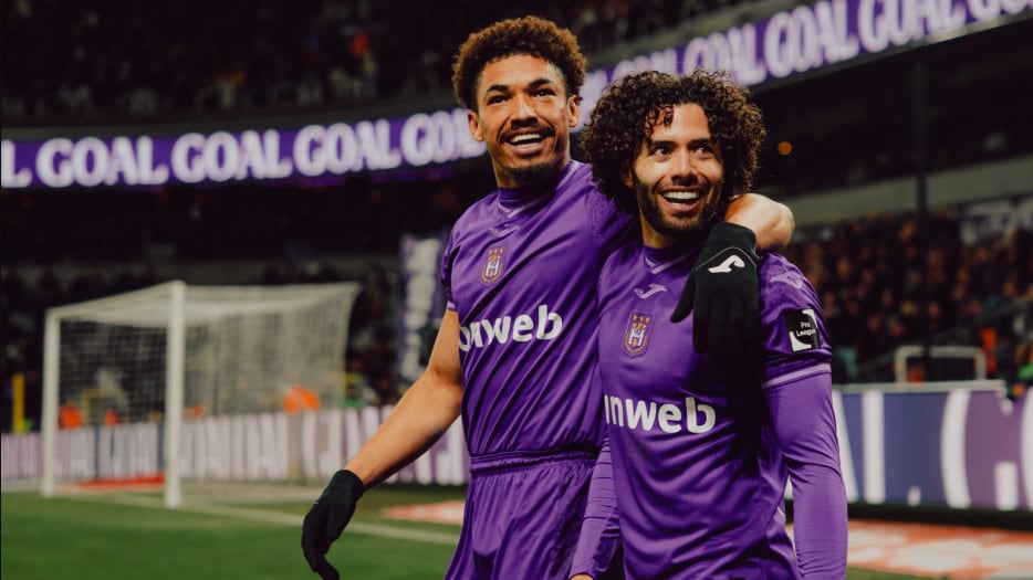 Chino Huerta marcó su segundo gol en Europa.