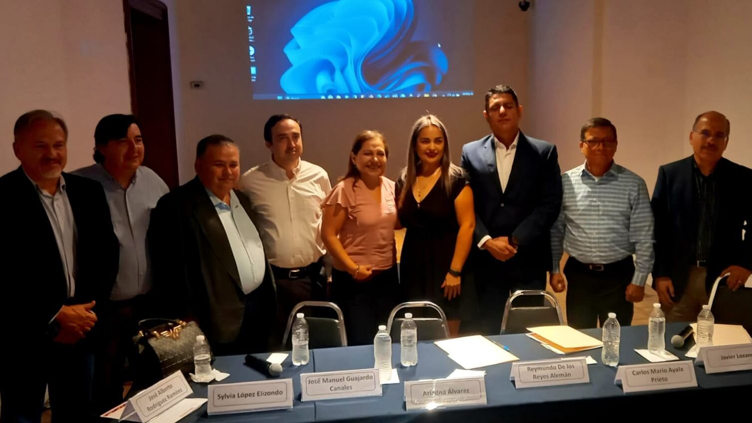 A la presentación acudieron todos los integrantes del capítulo NL.