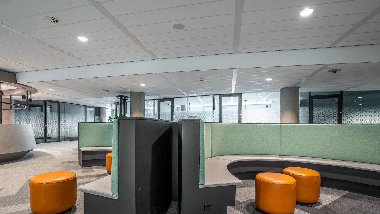 Procesos de fabricación avanzada y sostenibilidad impulsan a Escato como referente en innovación dentro del mobiliario corporativo en México.