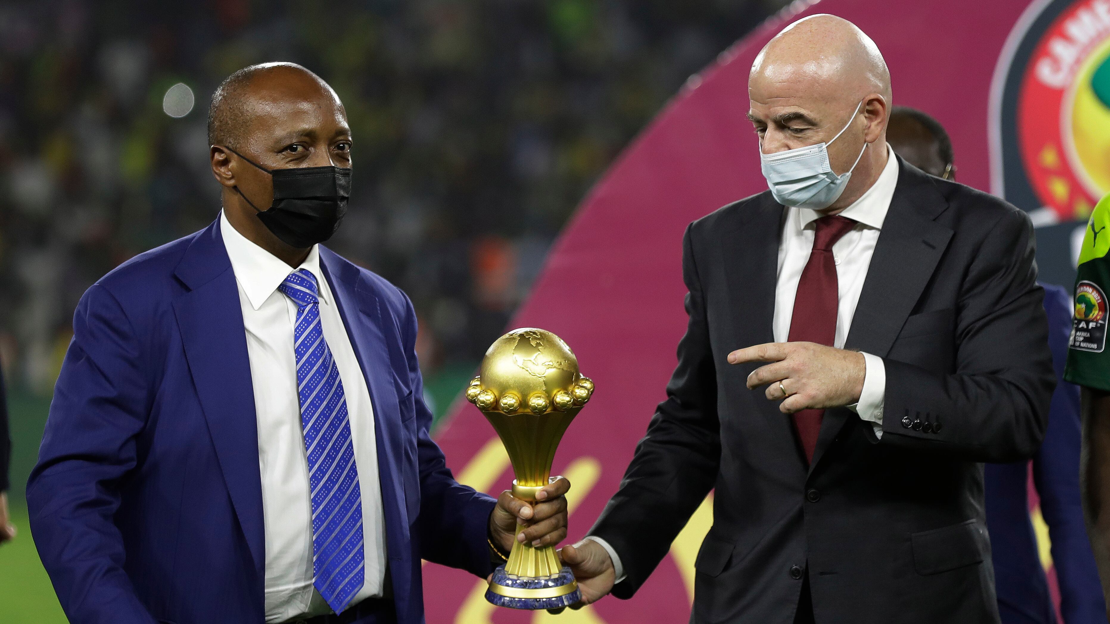 Patrice Motsepe y Gianni Infantino
