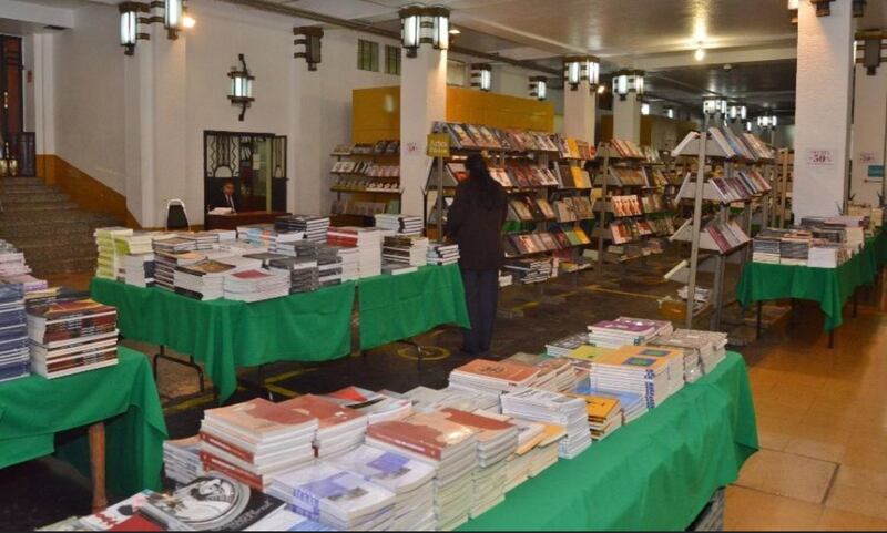 Venta de libros en Bellas Artes