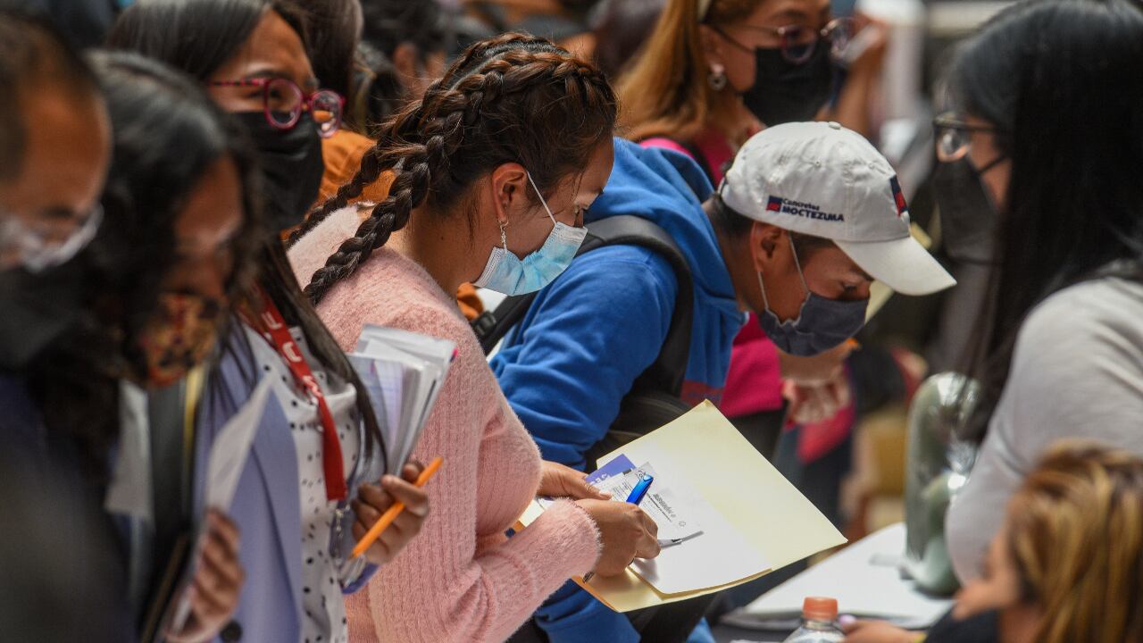 En México hay 7.6 millones de jóvenes excluidos del trabajo y fuera de la escuela; 19% no encuentran empleo y, entre las mujeres, 24 de cada 100 están desempleadas.