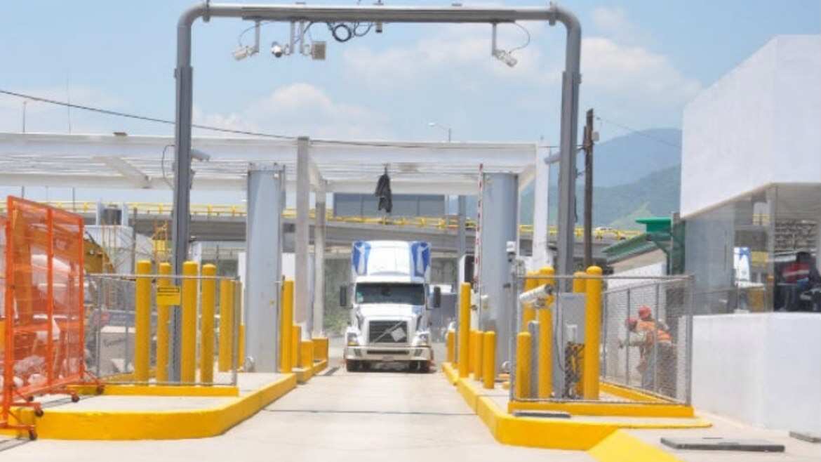 Son muchas las empresas mexicanas que proveen de equipo de detección con rayos x, pero pocas las que contratan las instituciones gubernamentales vía las licitaciones y ya hay serias advertencias