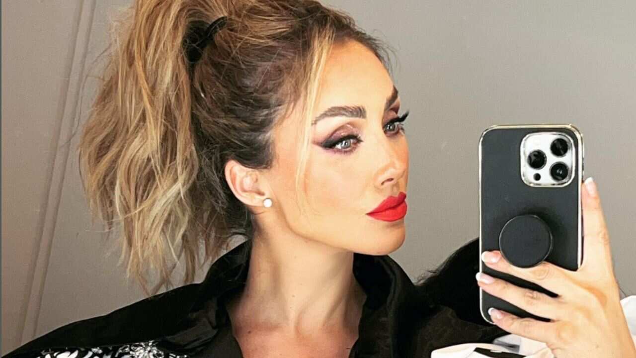 Anahí sufre incidente que la llevó de emergencia al hospital