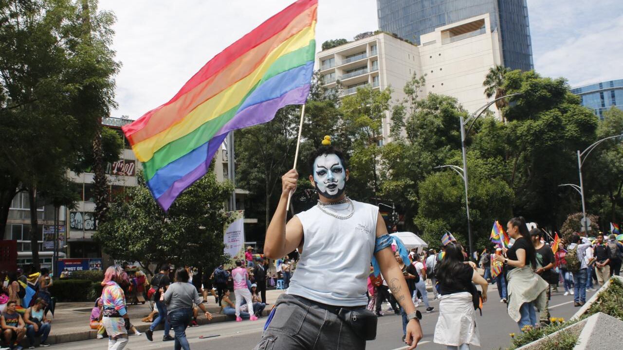 Marcha orgullo LGBT+ 2024 en CDMX