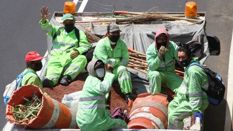 En la Ciudad de México existen más de 15 mil trabajadores de limpia empleados en las distintas dependencias del gobierno local.