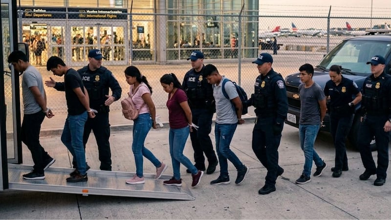 Trump amenaza con desplegar al ICE en aeropuertos y detener migrantes de inmediato