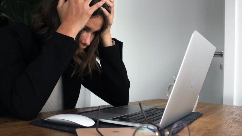 Reconoce estos síntomas de estrés para que puedas resolverlos