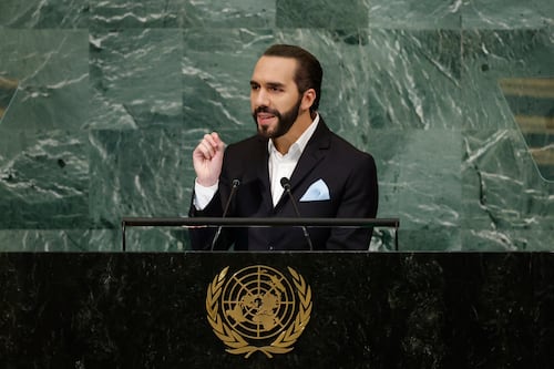 Bukele nombra al colombiano Andrés Guzmán comisionado presidencial para derechos humanos