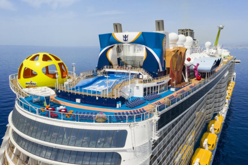 Atrévete a vivir una experiencia única que mezcla las amenidades deluxe del viaje por el mar con interesantes paradas por todo el Viejo Continente