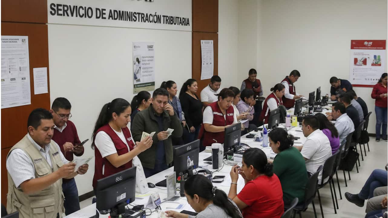 La recaudación en México rompió todas las expectativas: el SAT superó metas y alcanzó 102% de lo previsto.