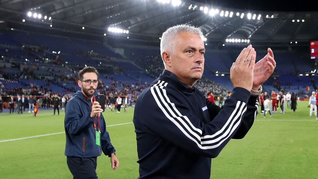 Con el conjunto de La Roma, Mourinho perdió su primera final de competición europea, en la pasa edición de la Europa League contra el Sevilla.