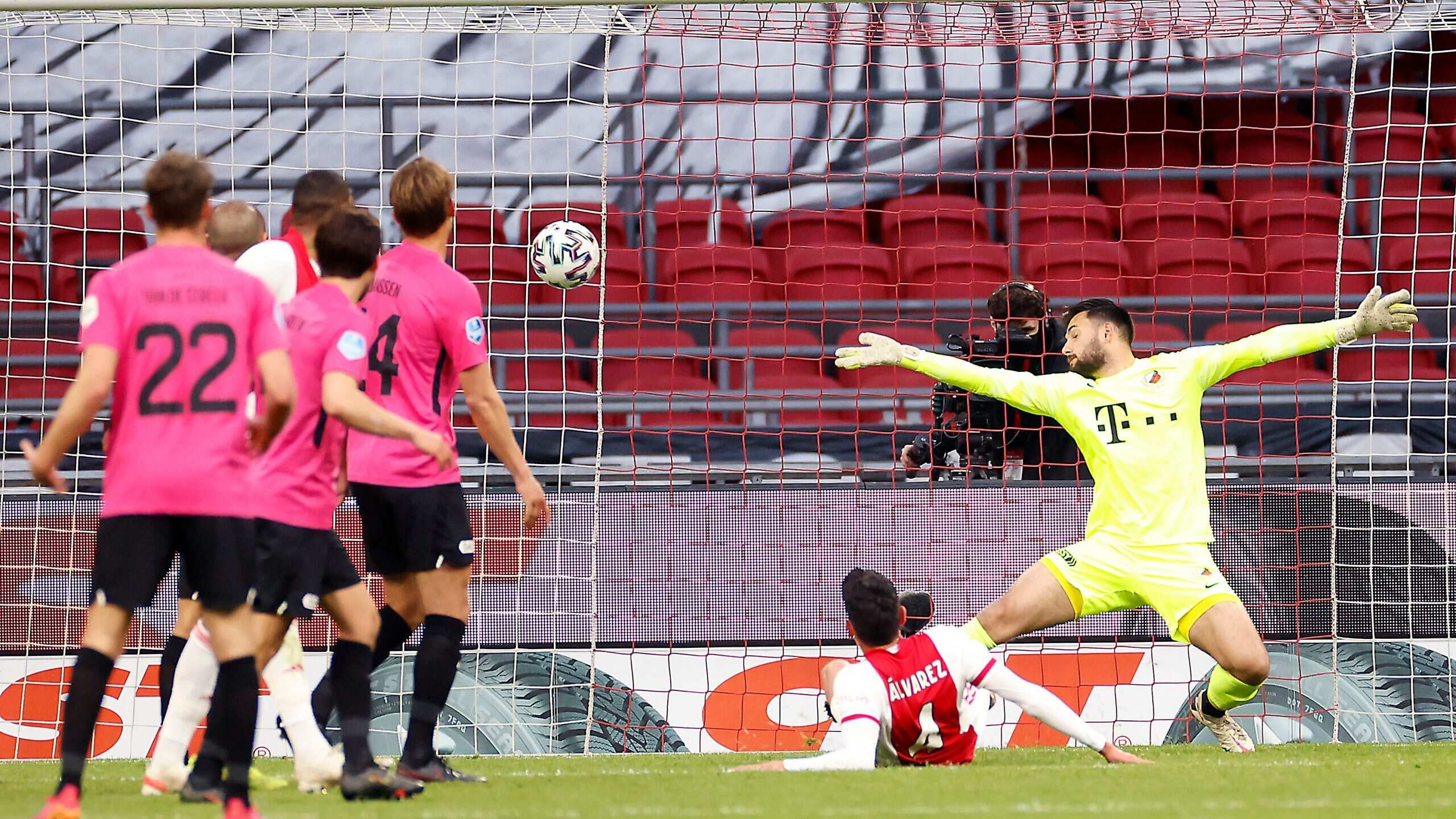 Edson Álvarez consigue su segundo gol de la temporada