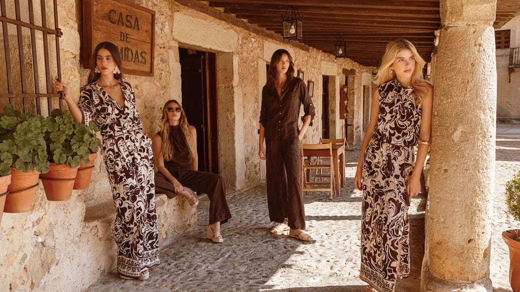 La marca colombiana Studio F presenta, con la guía de Michelle Salas, las claves de su nueva colección, donde destacan siluetas versátiles, colores sofisticados y piezas que se adaptan a distintos estilos de vida