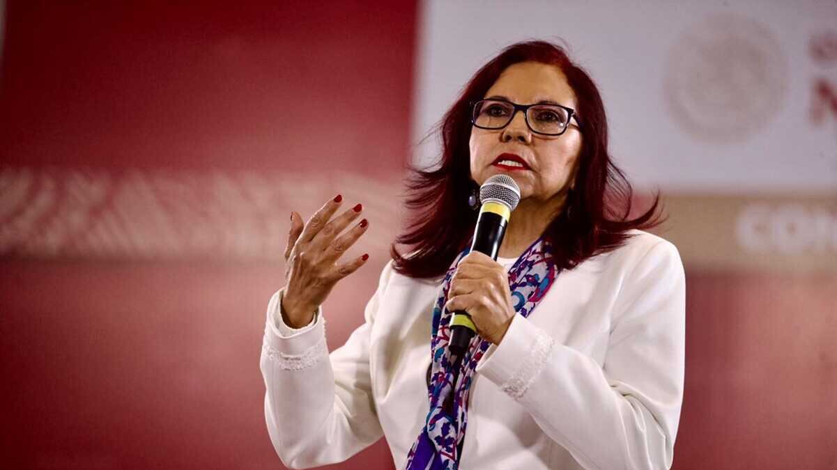 Los nuevos libros de texto son un escándalo y de Leticia Ramírez, ni sus luces.