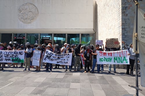 Estudiantes de la ENAH intentan tomar Museo de Antropología y se confrontan con policías