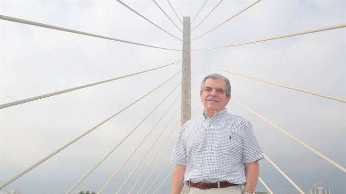 El arquitecto abrió el espacio interior al área pública, provocando una integración del espacio urbano con el privado.