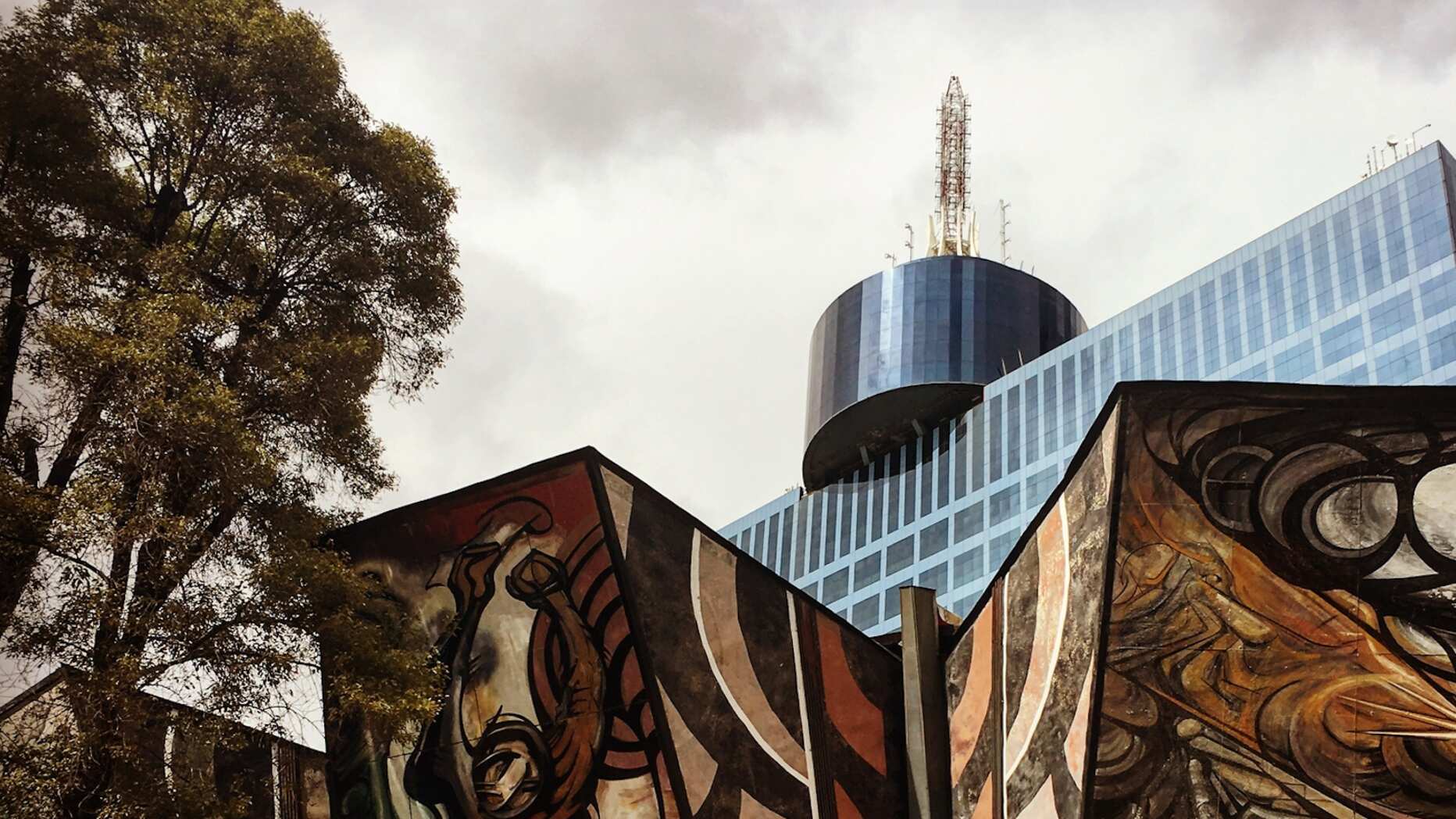 Conoce estos tres hoteles en la icónica avenida Insurgentes Sur que ofrecen a sus huéspedes la combinación perfecta entre movilidad y alojamiento contemporáneo y funcional.