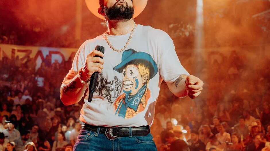 Carín León es uno de los cantantes más reconocidos en la actualidad.