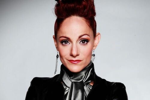 Lola Cortés consigue conmover a los protagonistas de ‘Yo soy Betty, la fea’