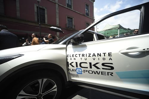 Adiós a la exclusión: personas con discapacidad tendrán taxis eléctricos especiales en el Mundial 2026