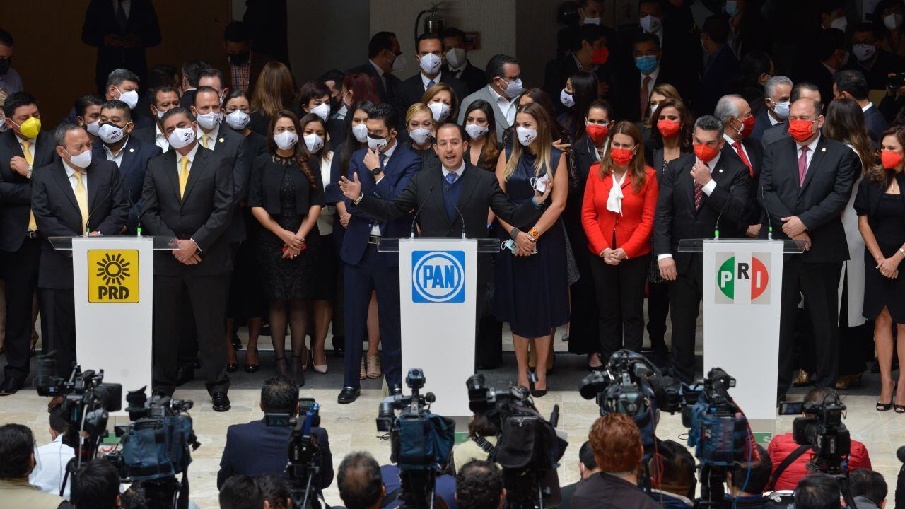 Líderes de oposición
