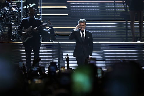 Luis Miguel sigue hospitalizado tras delicada cirugía en Estados Unidos