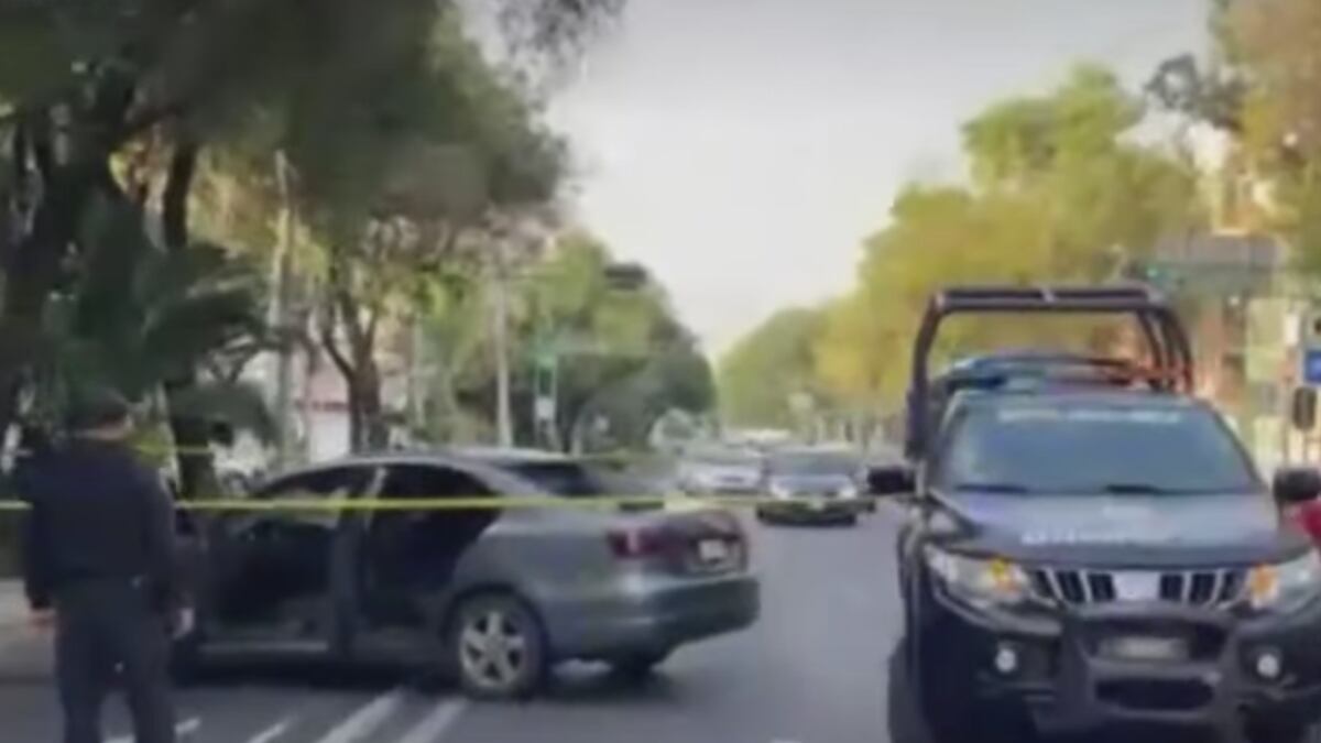 Persecución por secuestro termina en balacera; hay un muerto y un herido