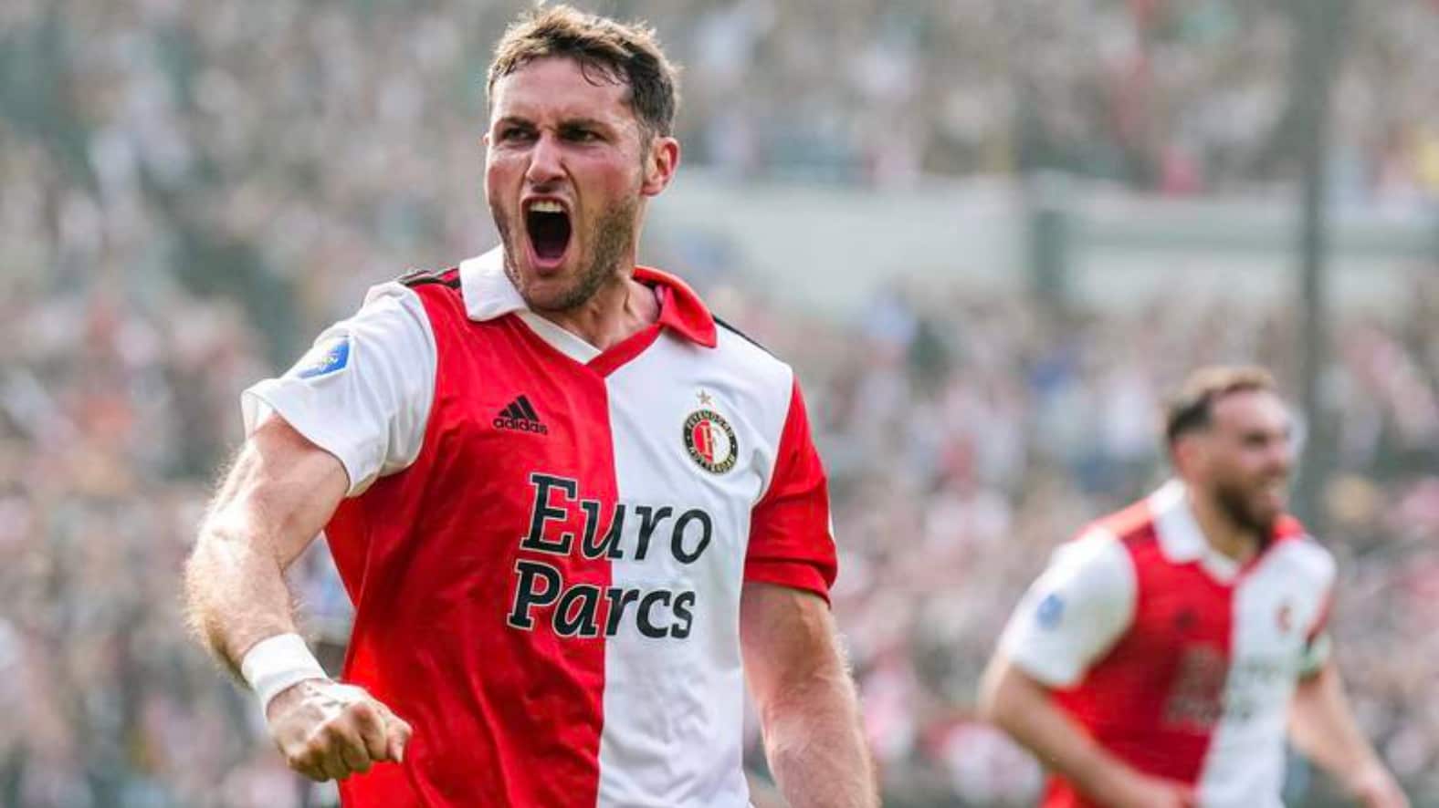 Santiago Giménez jugará su primera Champions League.