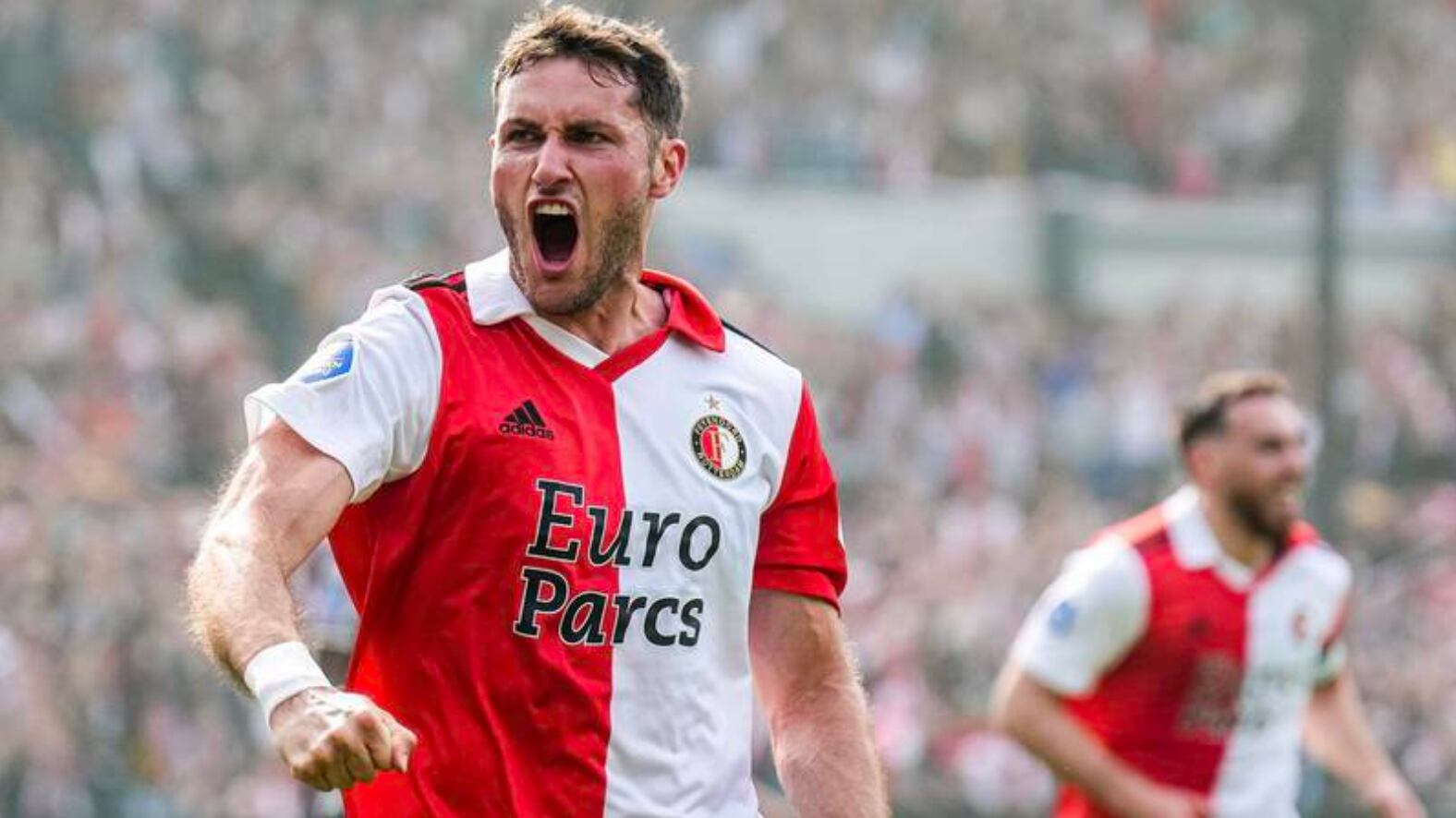 Santiago Giménez jugará su primera Champions League.