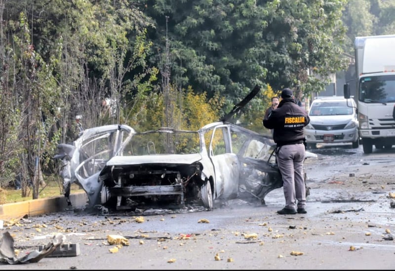 Taxi explota por pirotecnia