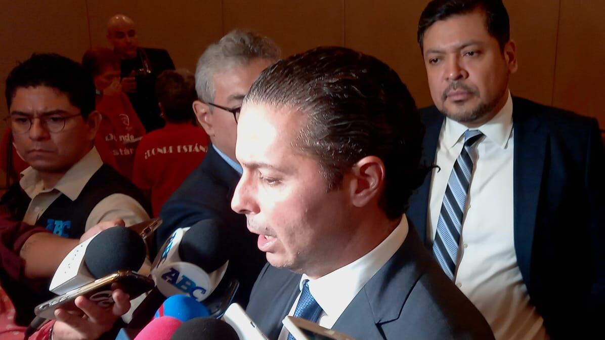 Arce señaló que, a pesar de que el gobernador está en su derecho de pedir que lo destituyan, no planea renunciar.