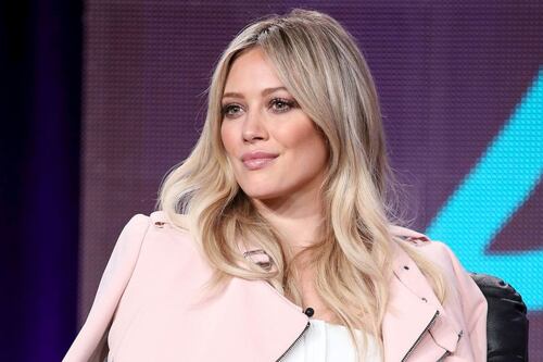 Hilary Duff posa desnuda y al natural para portada de revista