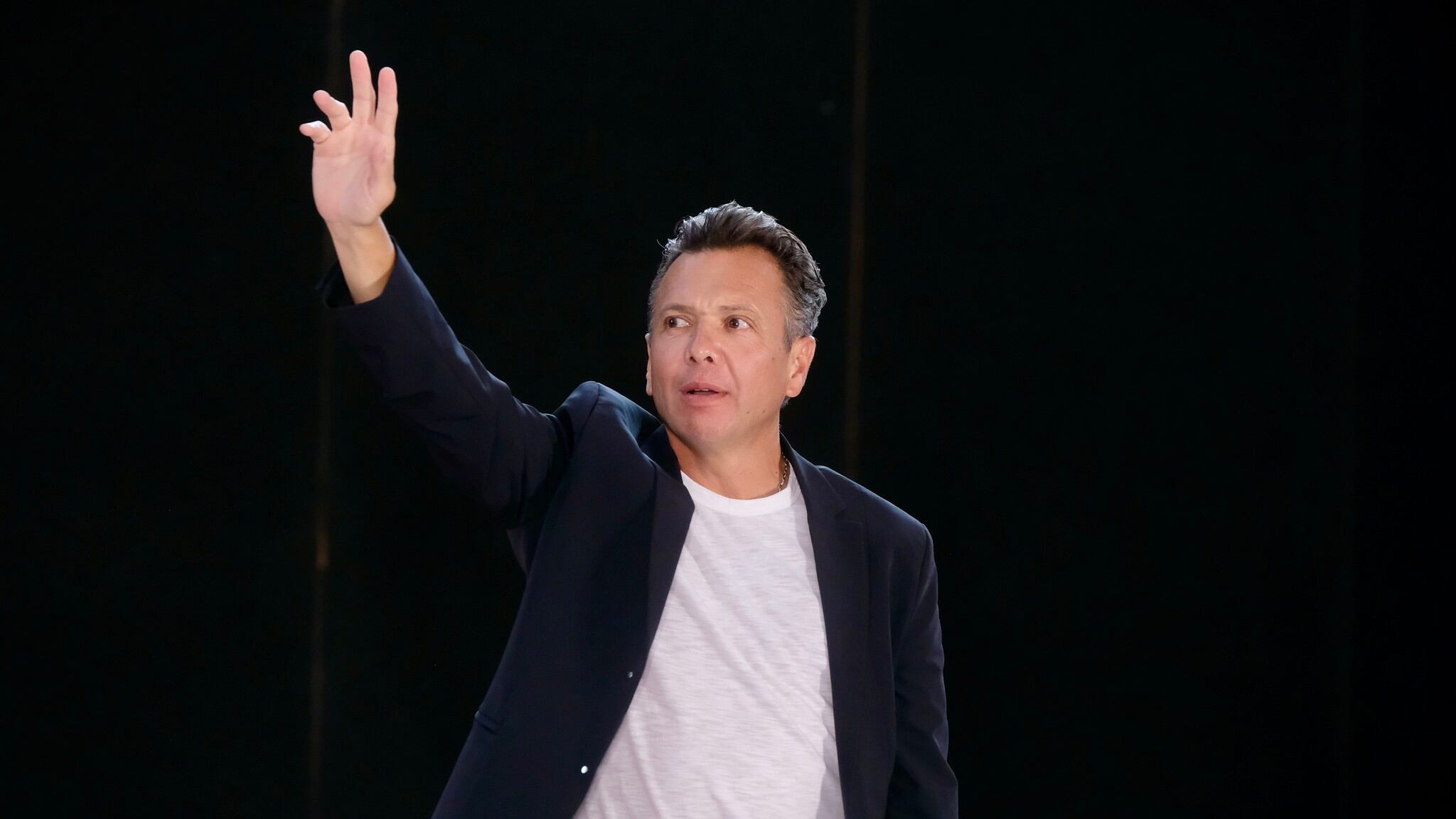 El mandatario hizo un llamado al respeto de los derechos humanos y a que los paisanos se conduzcan dentro de la ley. ESPECIAL/ GOBIERNO DE JALISCO