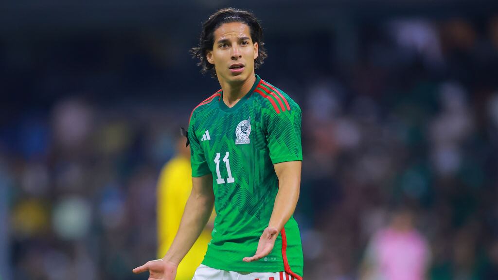 Diego Lainez fue convocado de última hora a la Copa Oro.