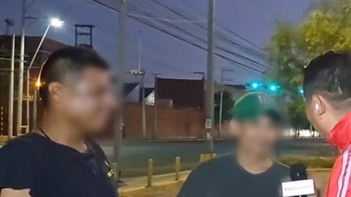 Los dos hombres compartieron muy sonrientes su experiencia en prisión.