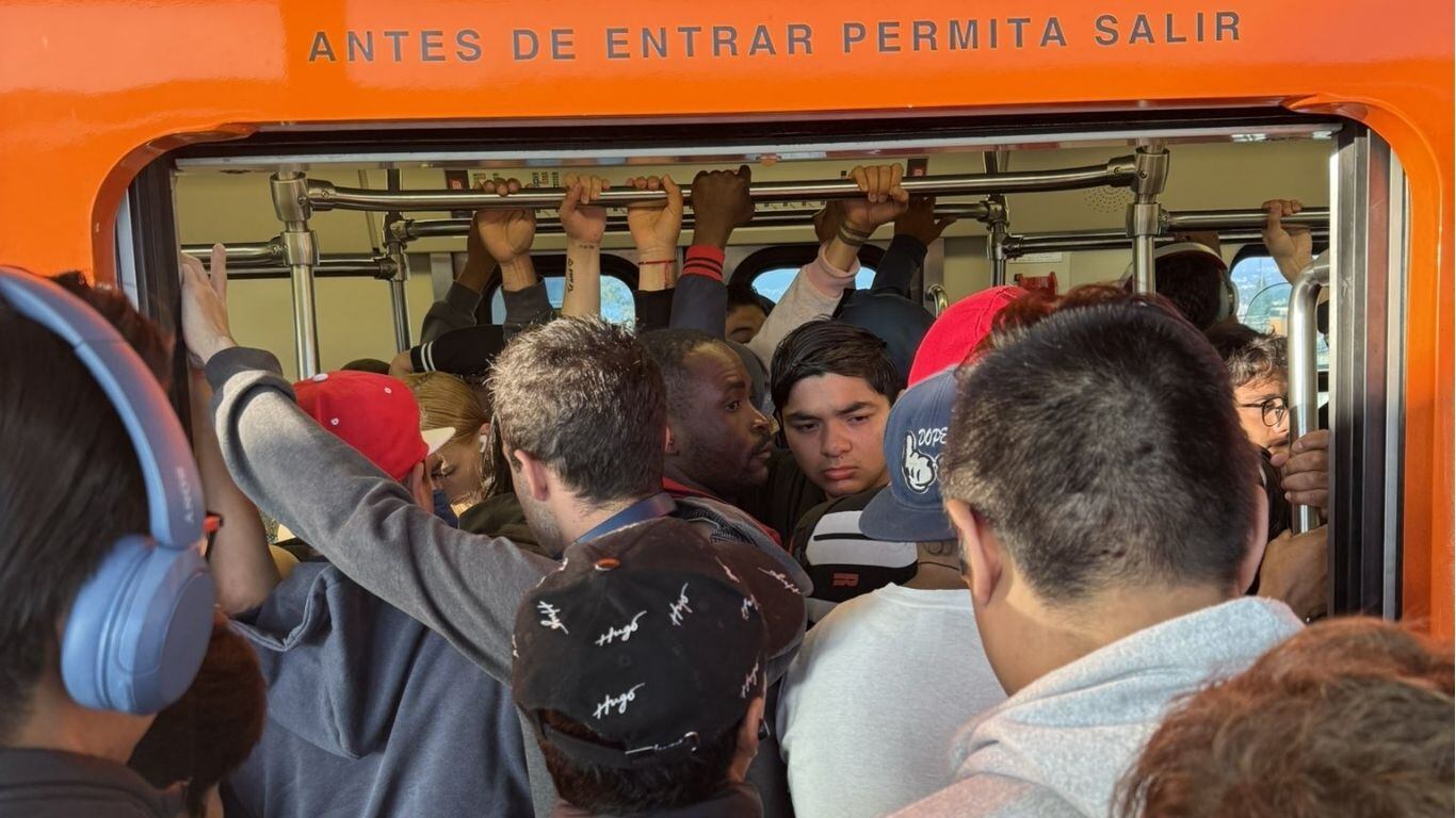 Saturación de usuarios en Línea 12