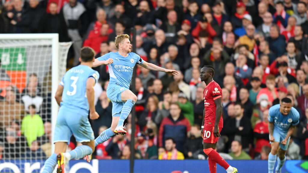 Liverpool no pudo quedar como líder de la Premier League tras empatar con el Manchester City