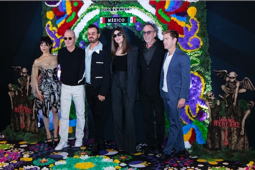 Con mucha nostalgia y el mismo espíritu aterrador, Beetlejuice aterriza en México