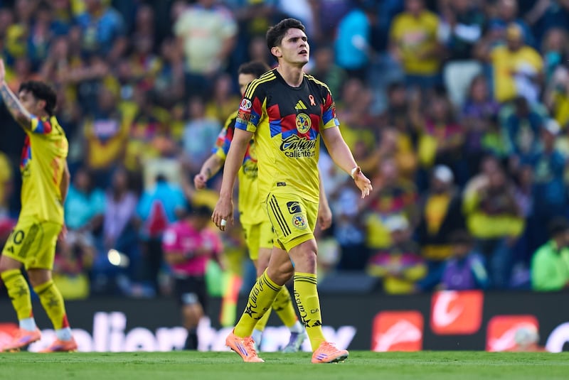 Israel Reyes será baja durante varias semanas.