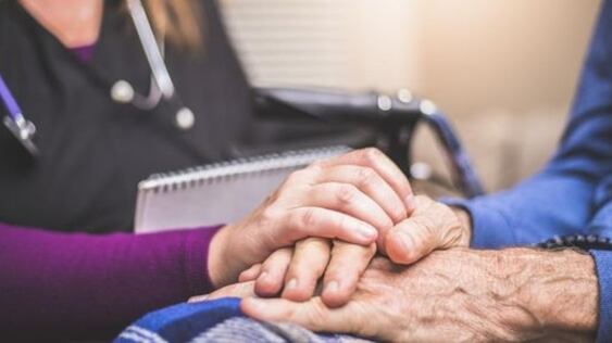 Fueron 5 adultos mayores los lesionados. (Cortesía)