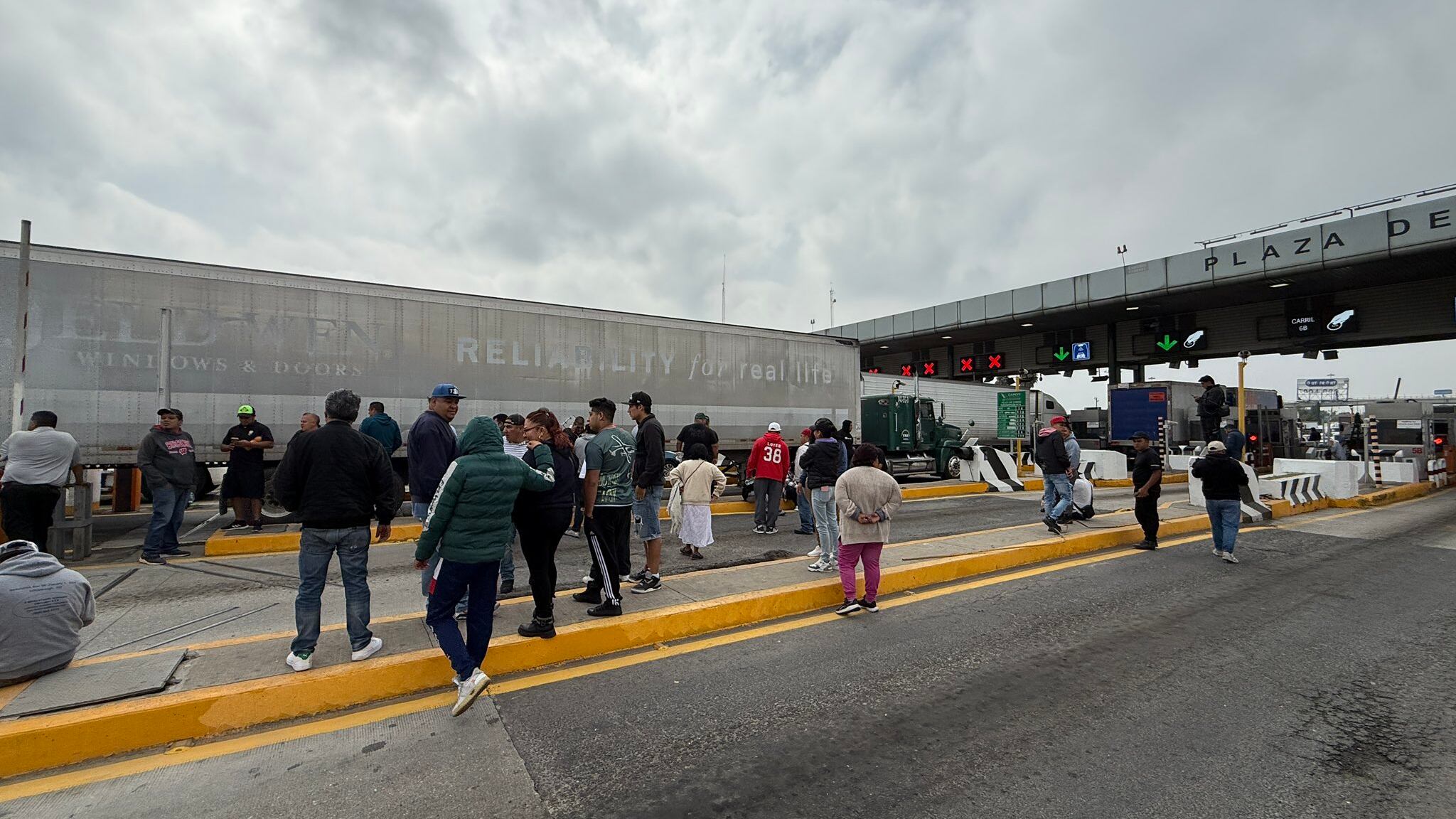 Desde las 7:00 horas se reportan afectaciones viales en accesos a la CDMX por protestas de autotransportistas