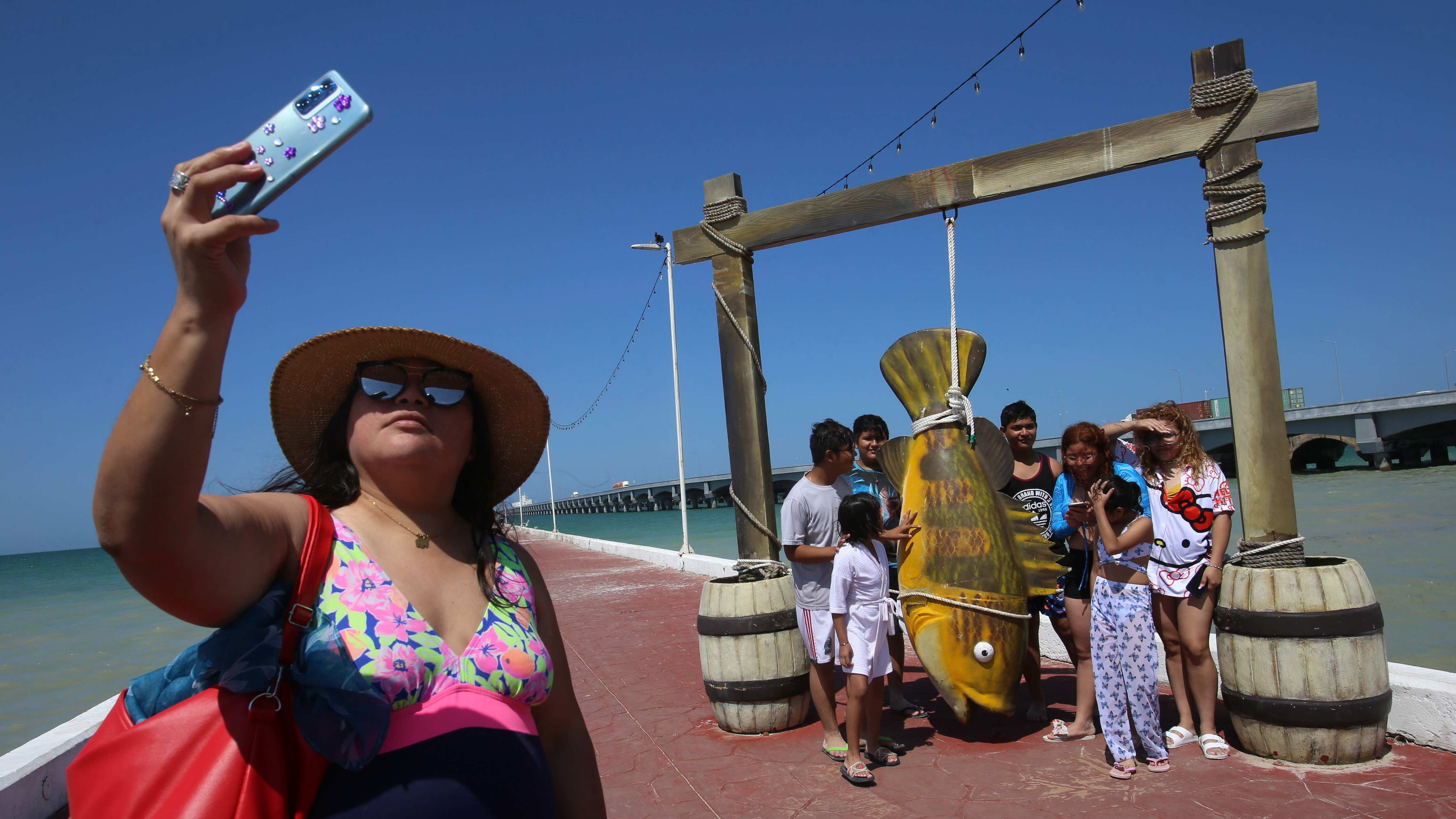 El 80% de los percances que sufren los viajeros son leves, como torceduras,  fracturas e intoxicación; hay casos graves que requieren hasta un millón de dólares.