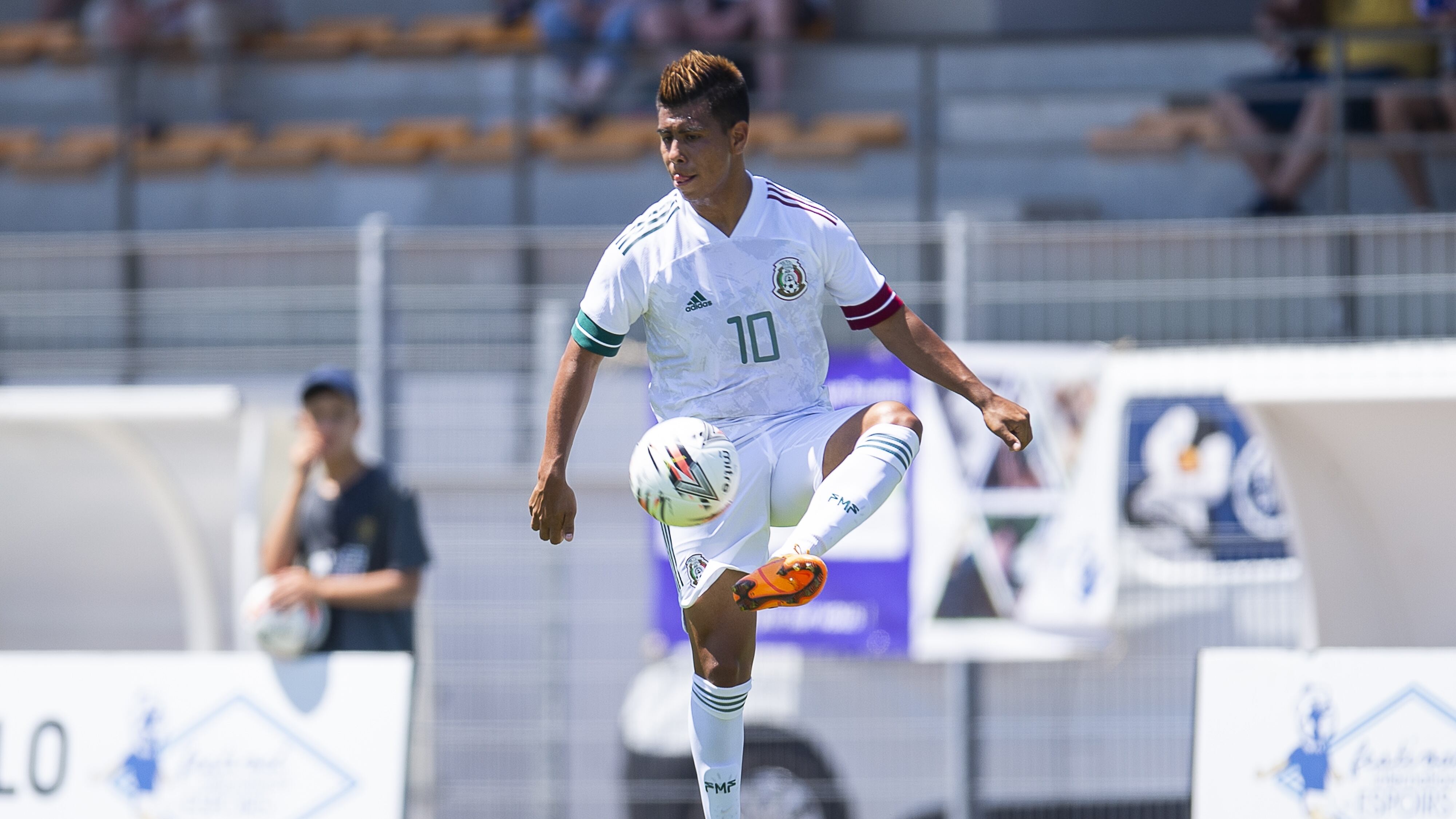 Efraín Álvarez quiere seguir representando al Tri.
