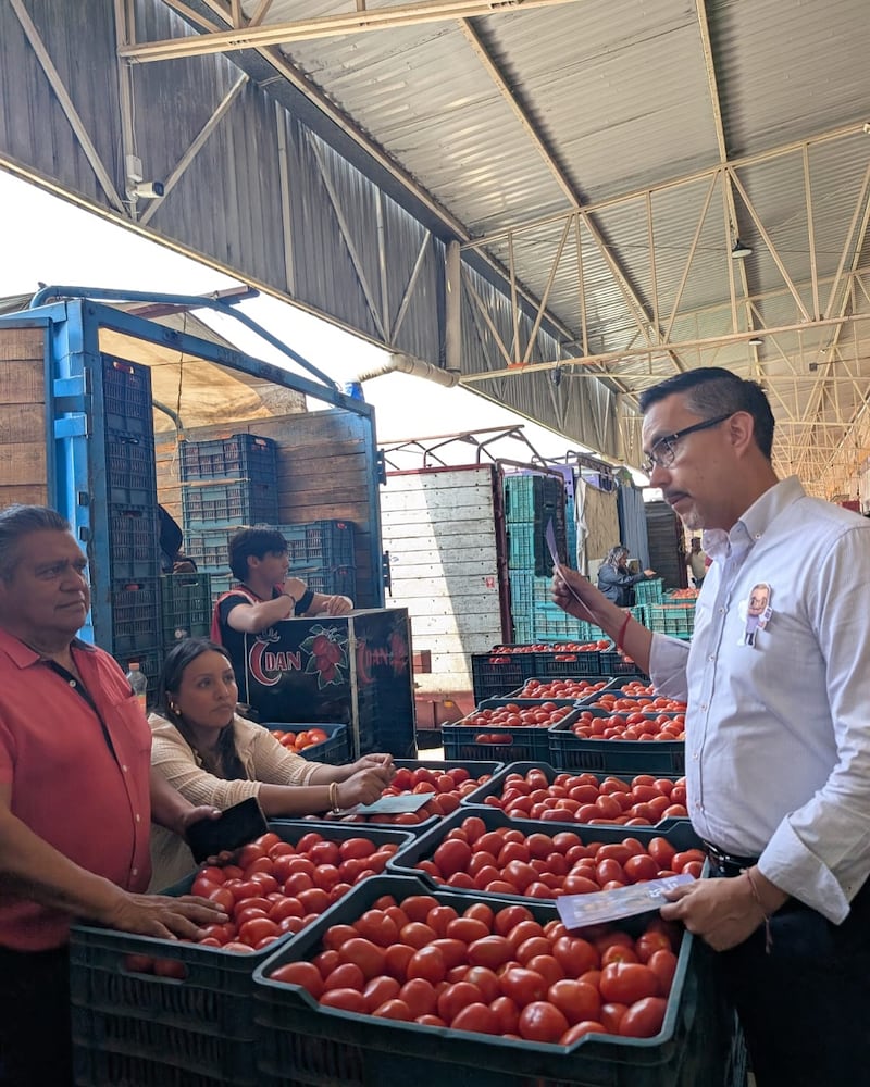 Sergio Molina en su visita a Puebla
