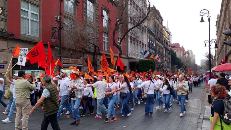 Marcha de trabajadores del Metro avanza al Zócalo; ¿qué vialidades están afectadas?