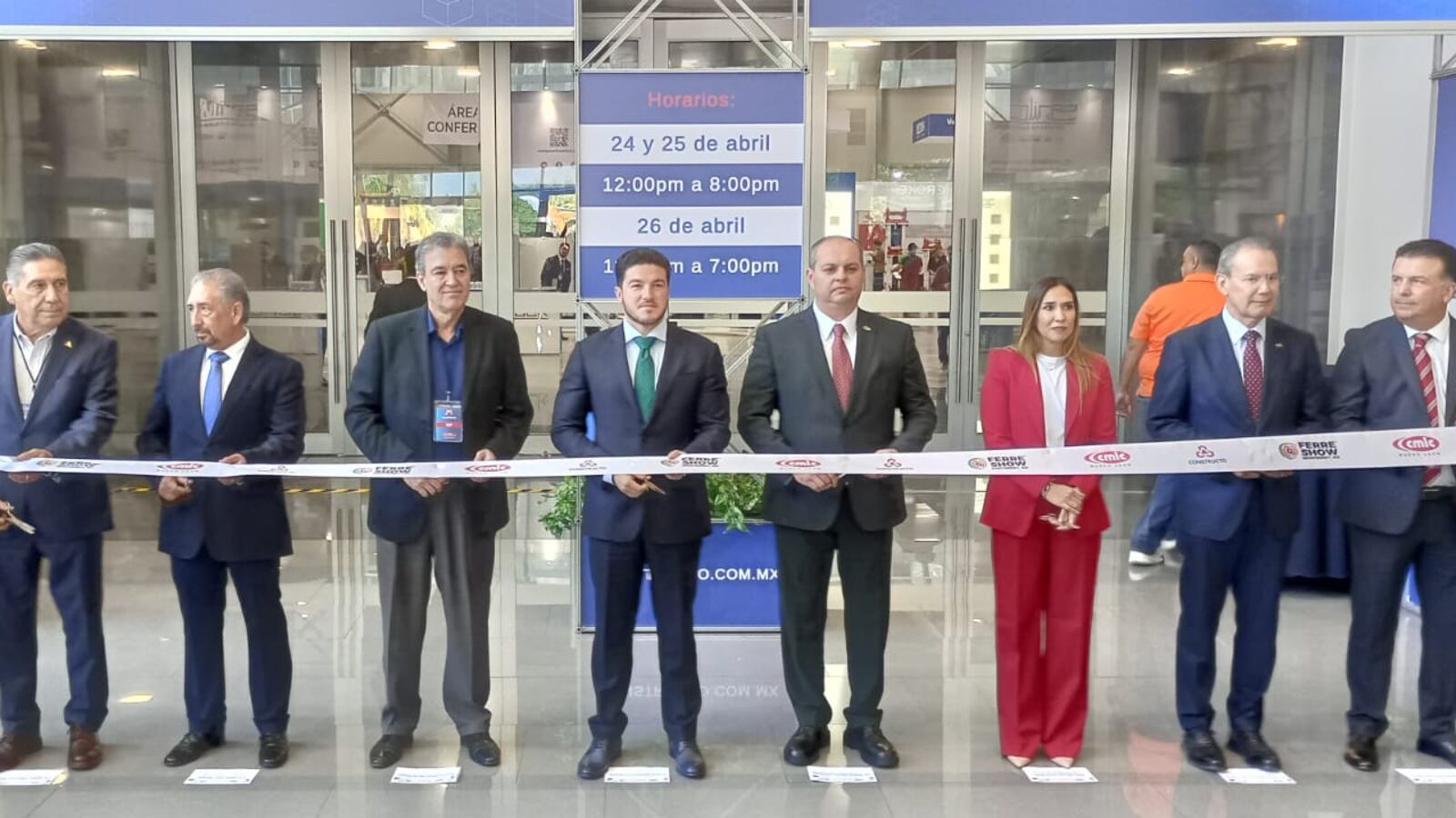 García inauguró las actividades de la Expo Constructo en Cintermex.