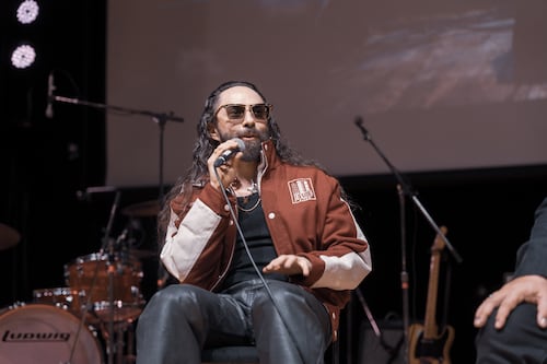 Jay de la Cueva llega a las escuelas con importante mensaje de salud sexual