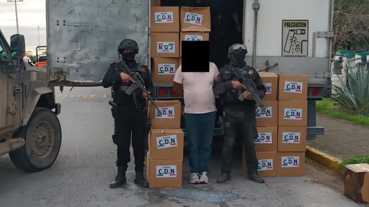 Decomisan tractocamión que transportaba ‘narcodespensas’ a Nuevo León